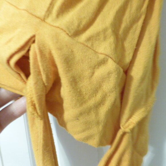 FOREVER 21 yellow deep v-neck wrap crop top - Picture 6 of 7